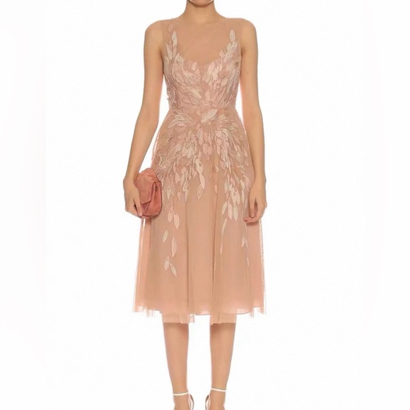 BCBGMaxAzria Dresses & Skirts - BCBGMaxAzria Dusty Rose Embroidered Leaf Tulle Dress